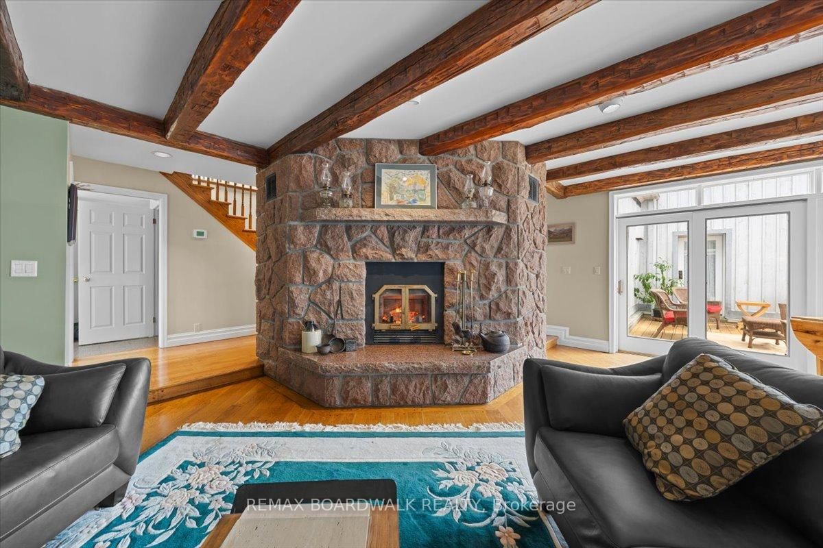 2464 Scrivens Drive • Metcalfe, ON photo 9