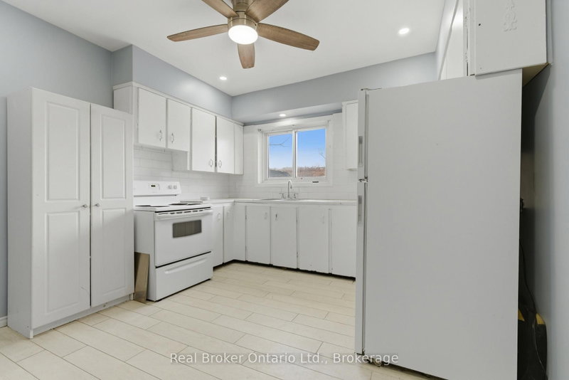 880 Lawrence Hamilton,ON L8K 2A3 — Photo 14