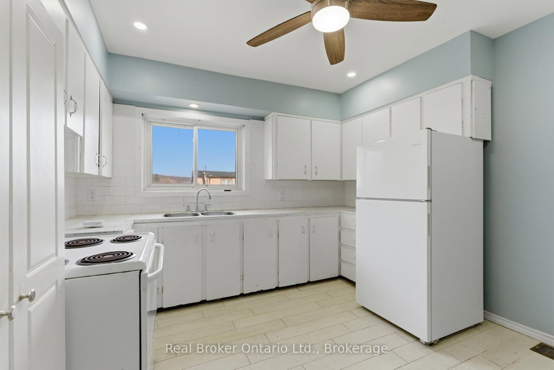 880 Lawrence Hamilton,ON L8K 2A3 — Photo 15