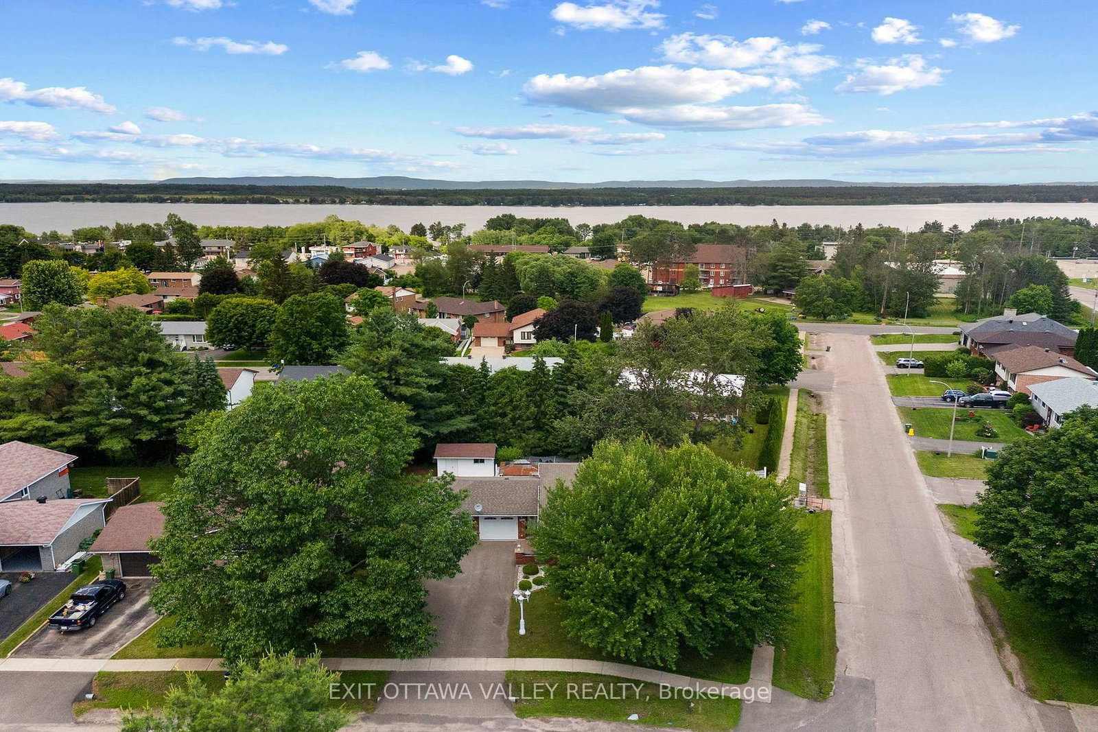 599 Hillside Avenue • Pembroke, ON photo 39