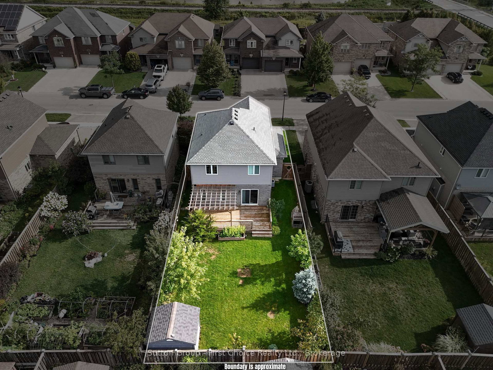 21 Brown Street • Stratford, ON photo 37