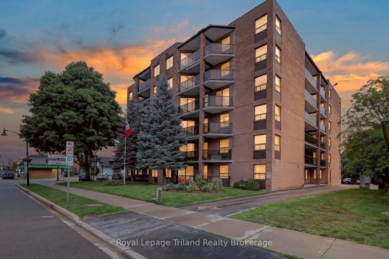 home for sale on 102-217 Thames Street S
