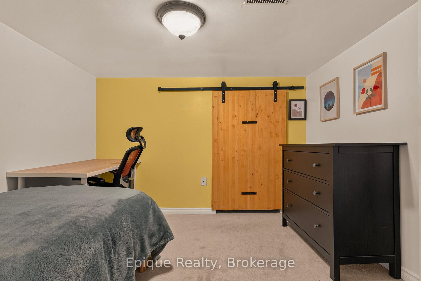 93 S Graham Avenue • Hamilton, ON photo 27