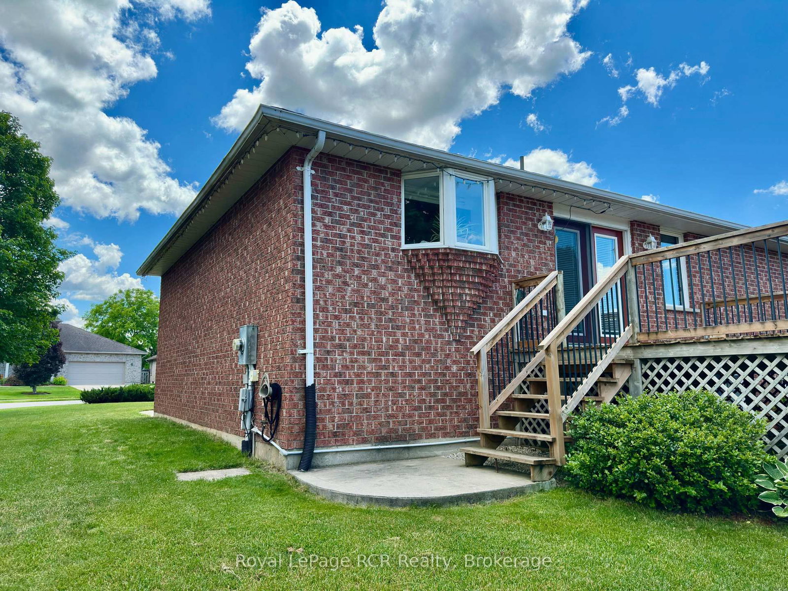 238 4th Street Crescent • Hanover, ON photo 5