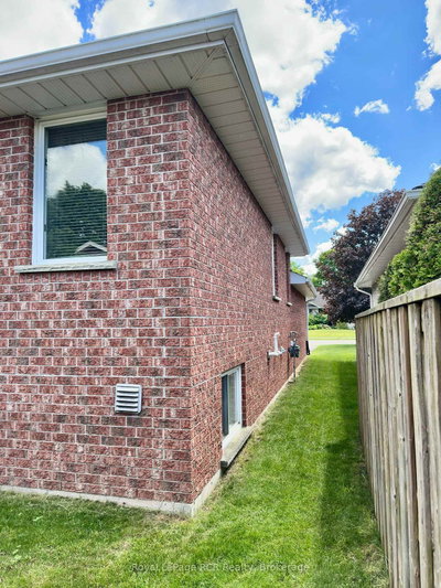 238 4th Street Crescent • Hanover, ON photo 8