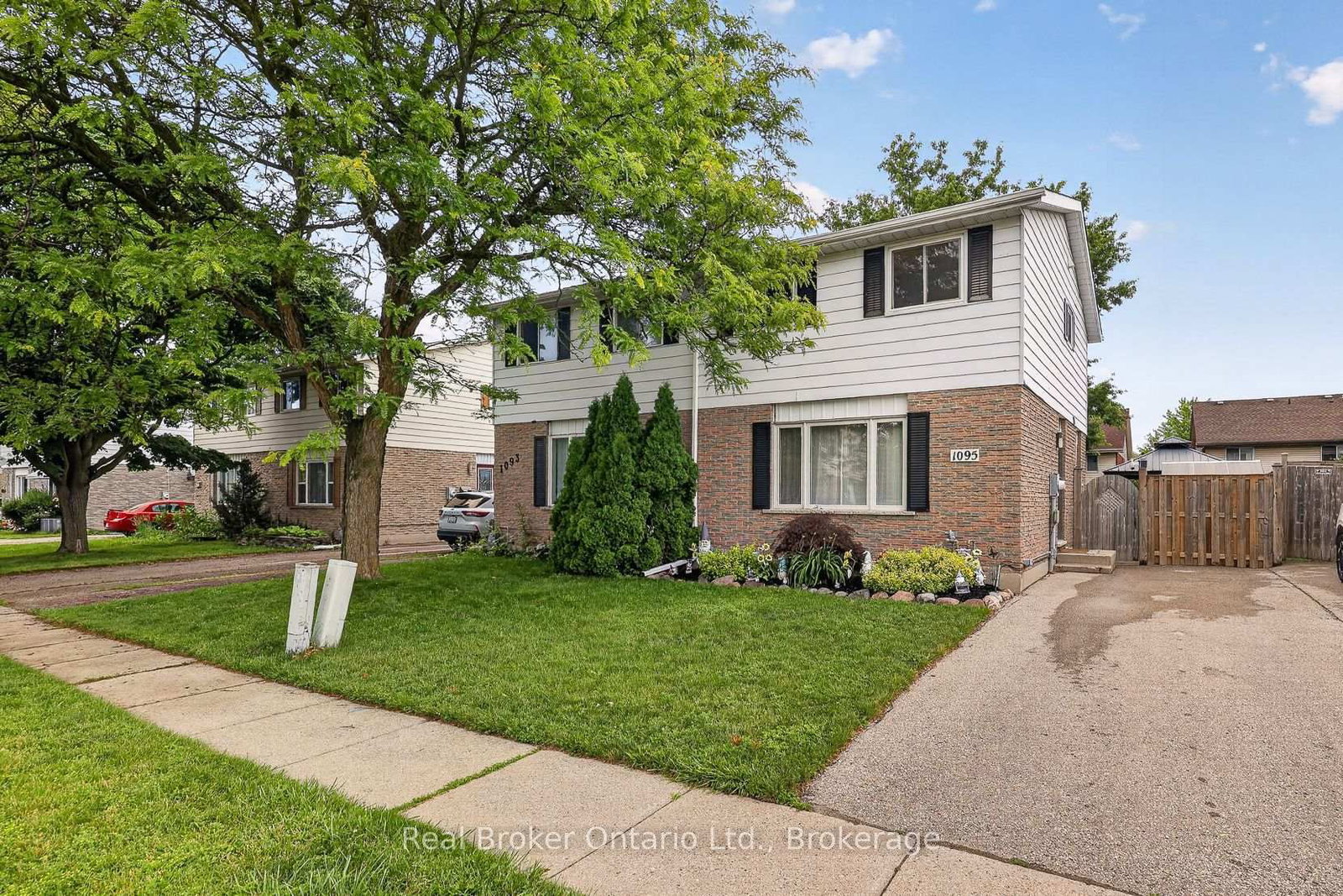 1095 Canfield Crescent, Woodstock — photo 1