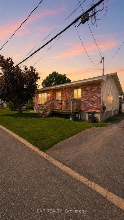 466-468 Catherine Street • Hawkesbury, ON photo 2