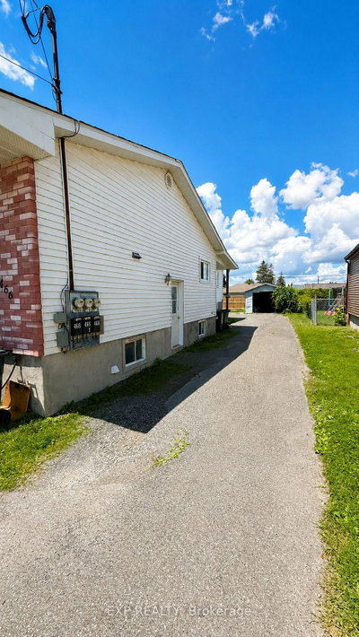 466-468 Catherine Street • Hawkesbury, ON photo 4