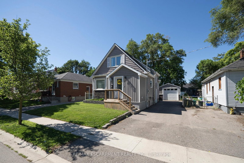 32 ELMWOOD Avenue