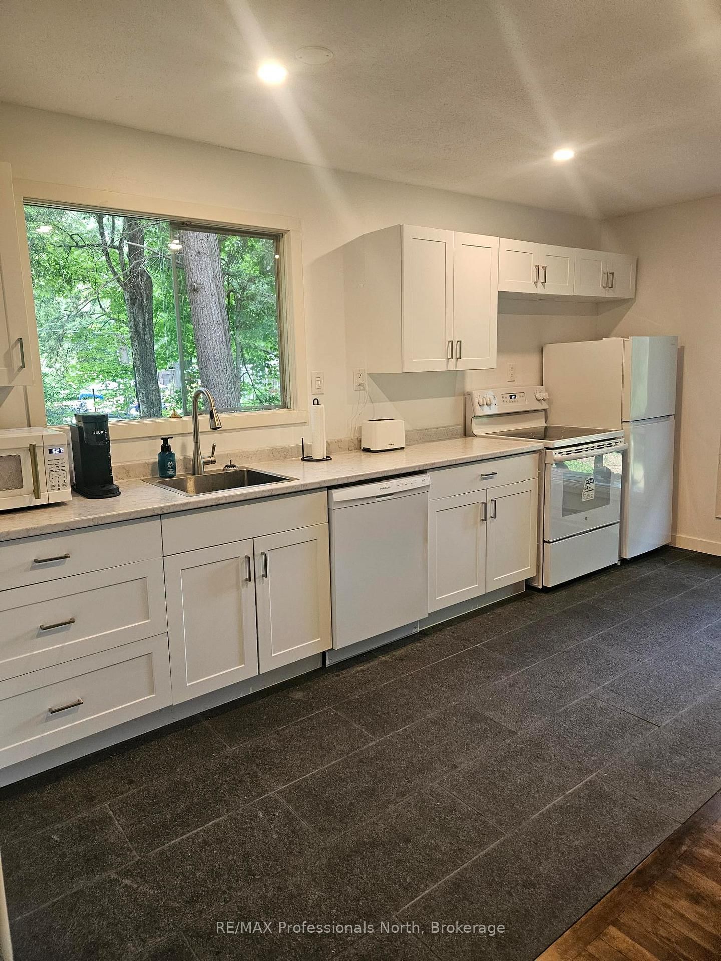1019 Springdale Shores PVT • Bracebridge, ON photo 3