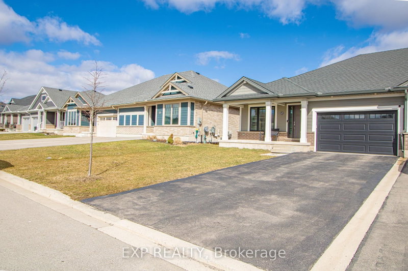 home for lease on 17 Harlequin Court