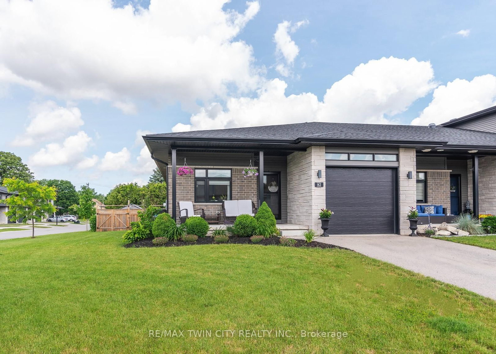 82 Rowe Avenue, South Huron — photo 1