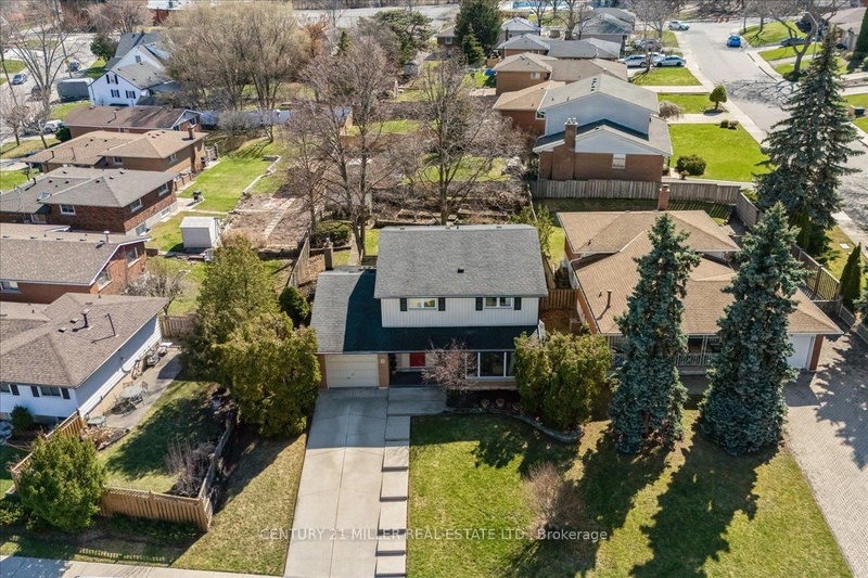 5 Cortina Cres, Hamilton, Ontario