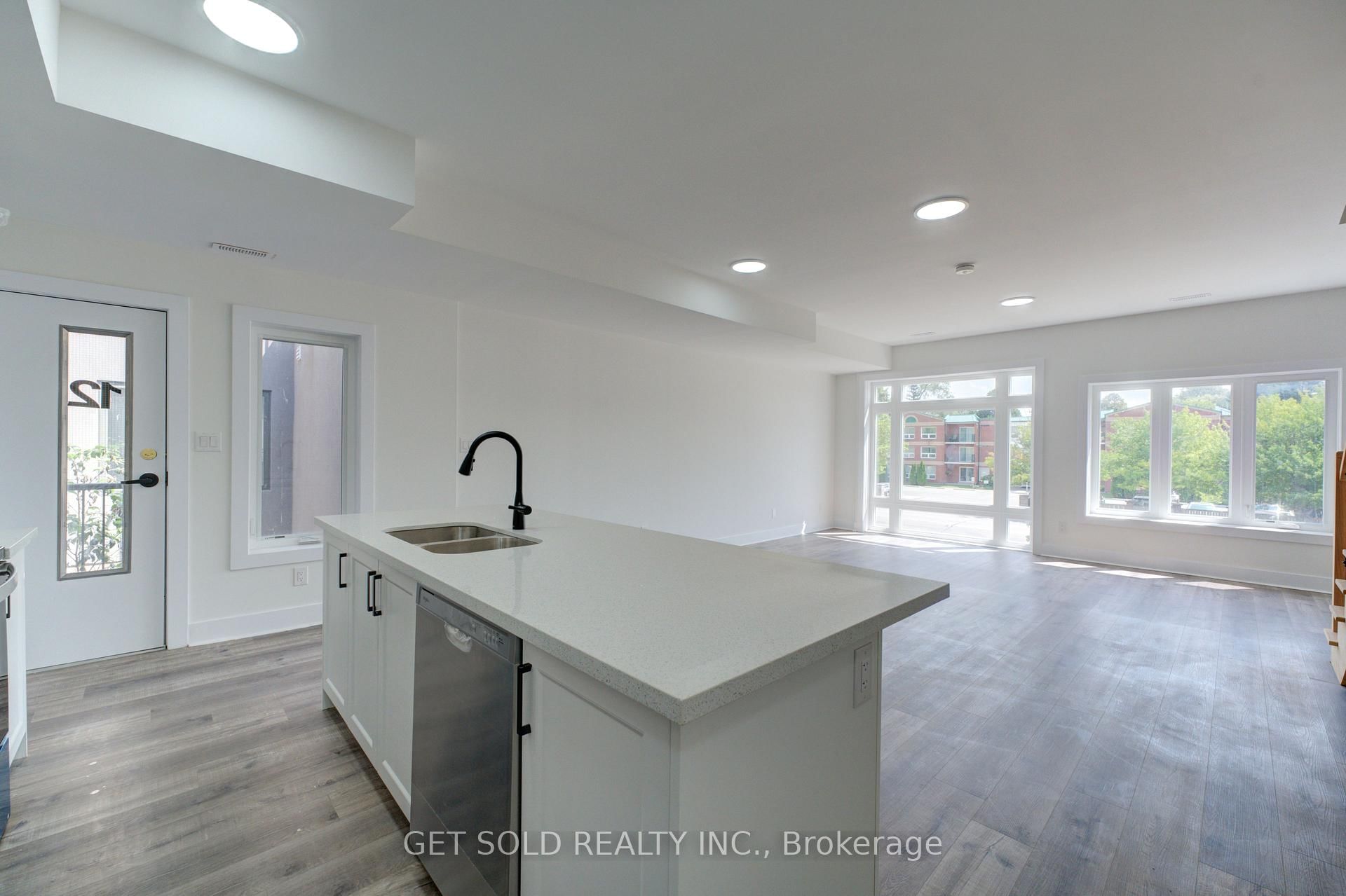 6701 Thorold Stone Road, Unit 12