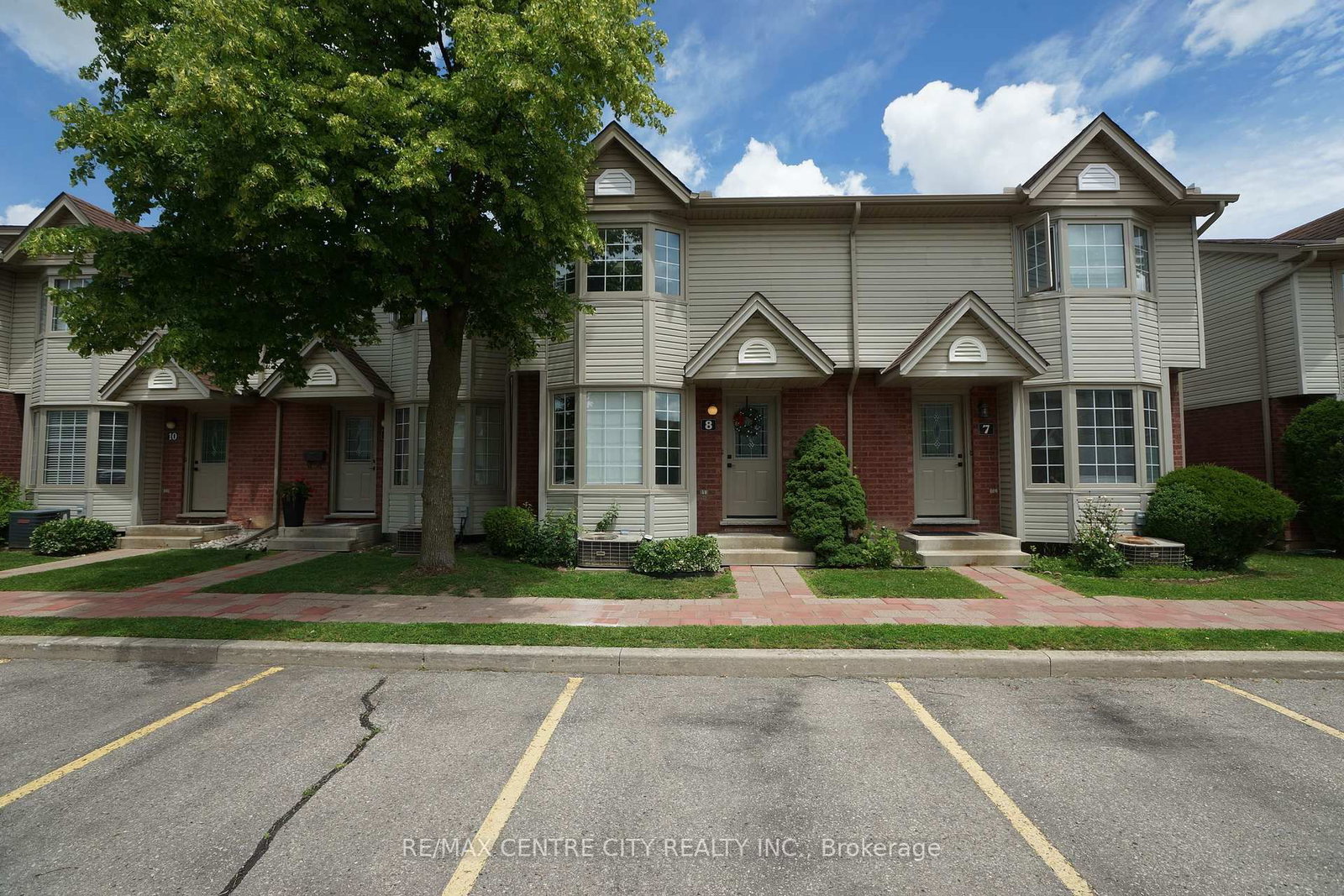 8 - 50 Chapman Court, London North