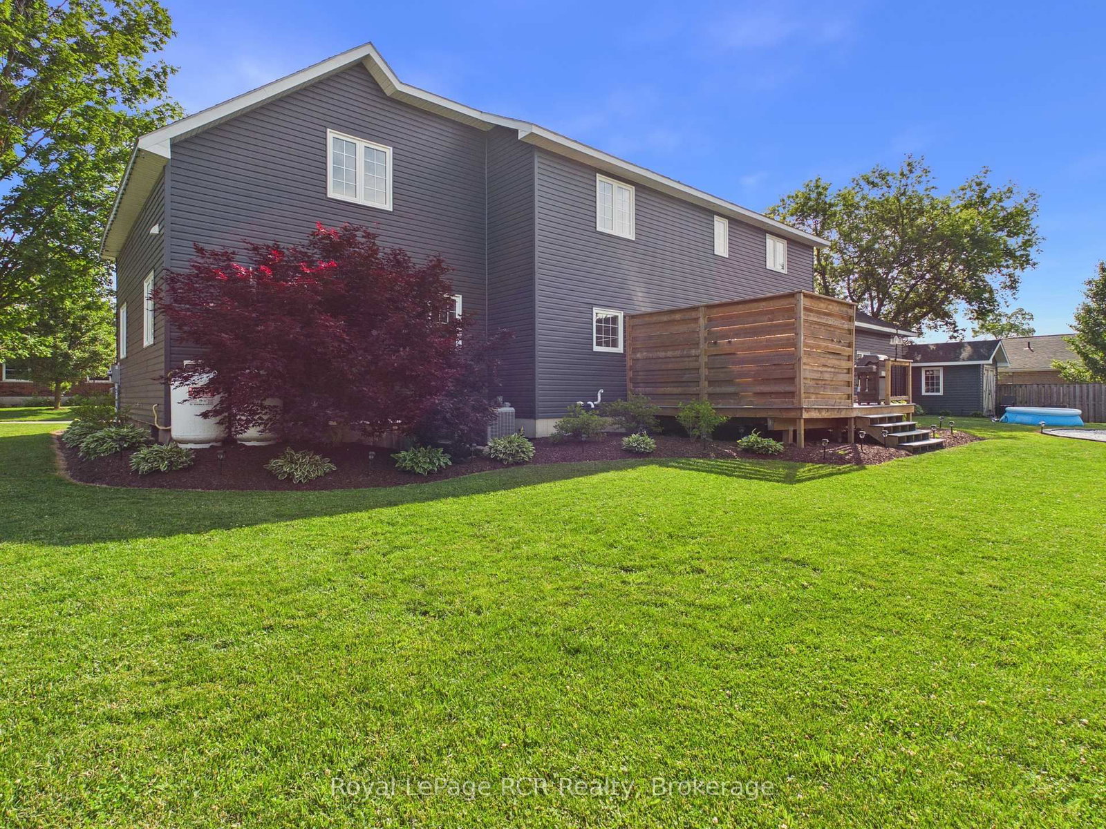 482 Wolsley Street • Huron-Kinloss, ON photo 4