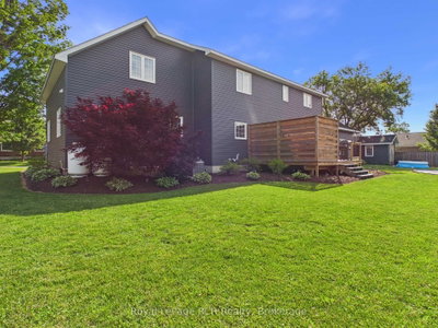 482 Wolsley Street • Huron-Kinloss, ON photo 4