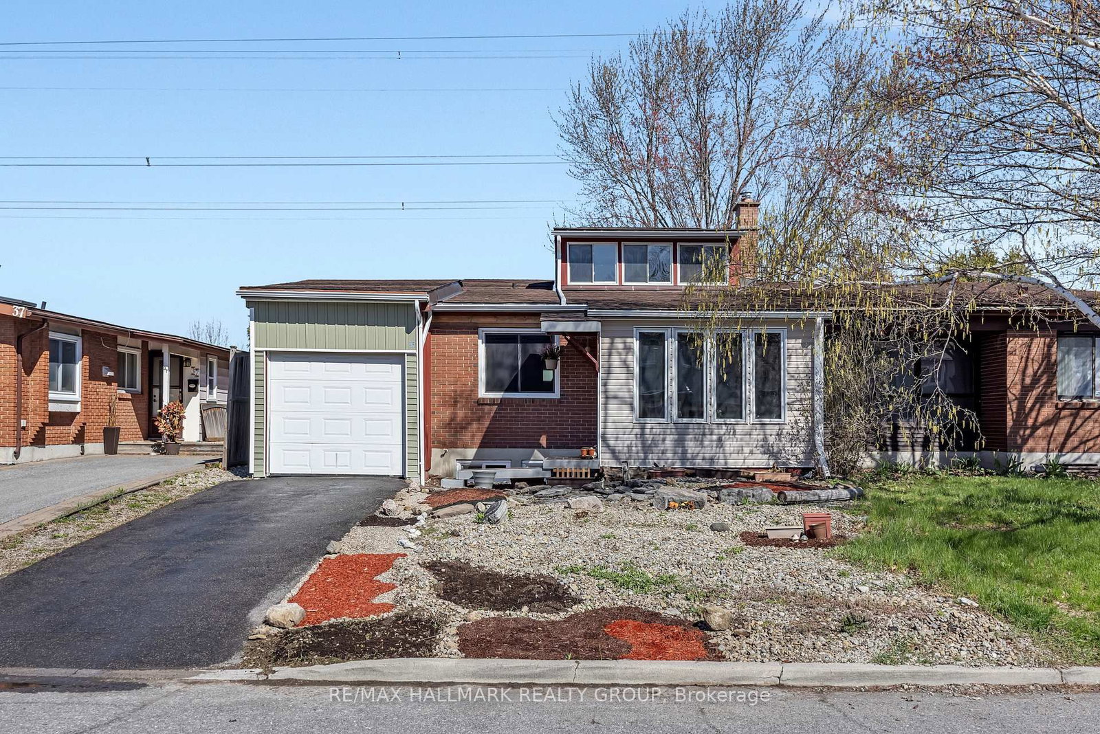 35 Benlea Drive • Ottawa, ON photo 1
