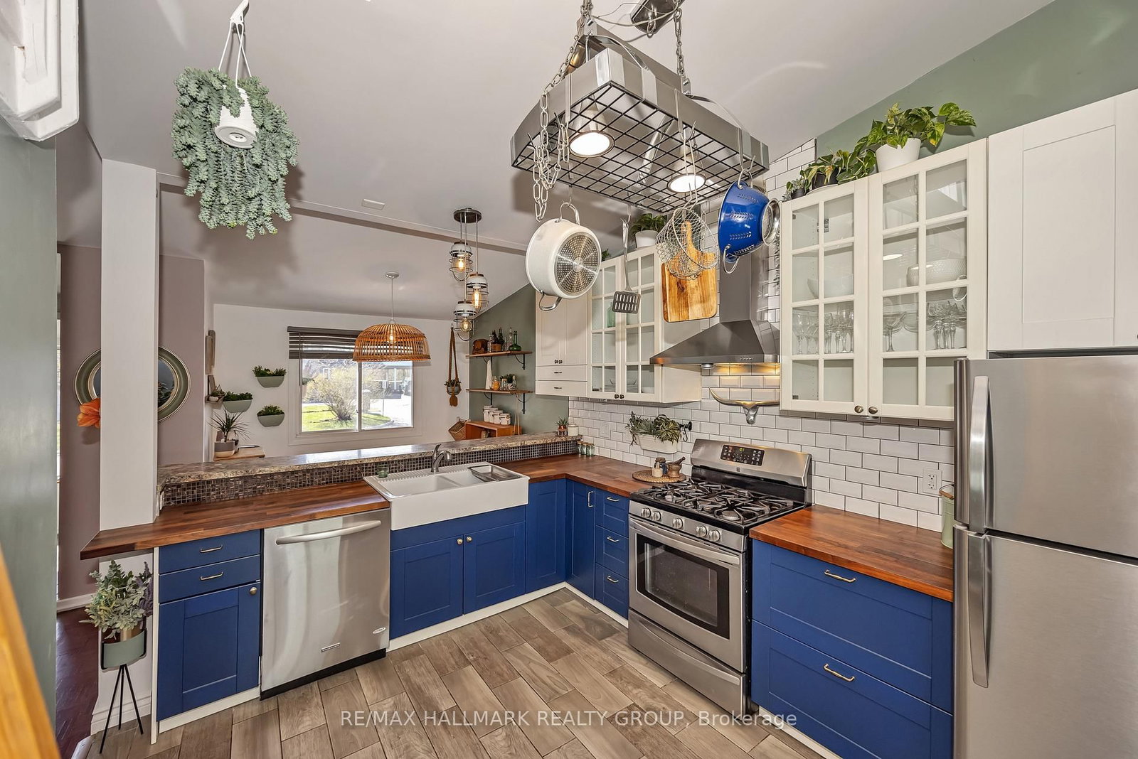 35 Benlea Drive • Ottawa, ON photo 11