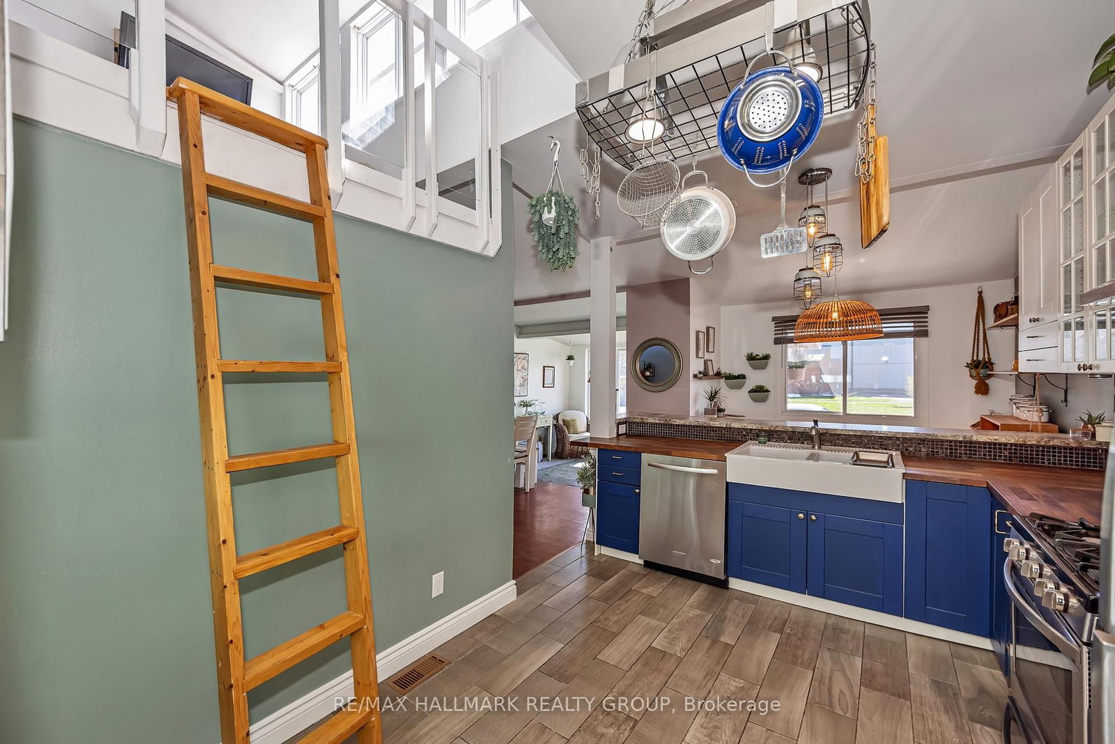 35 Benlea Drive • Ottawa, ON photo 14