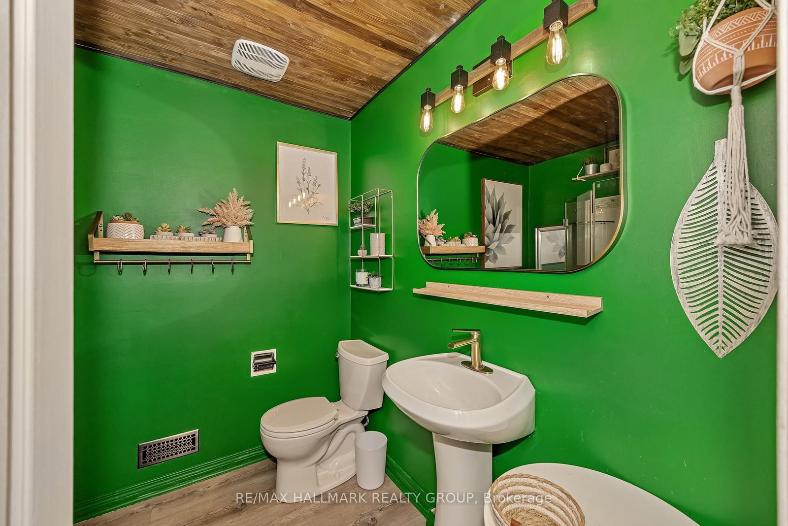 35 Benlea Drive • Ottawa, ON photo 26
