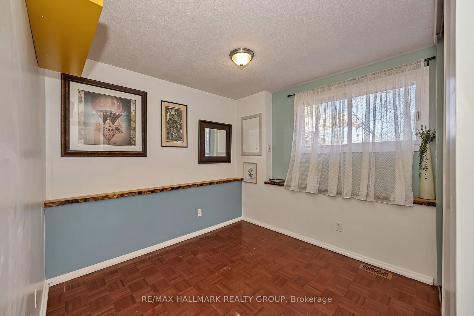 35 Benlea Drive • Ottawa, ON photo 31