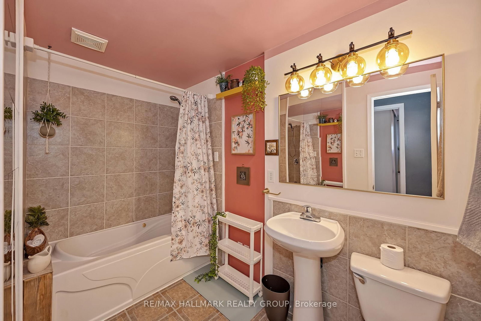 35 Benlea Drive • Ottawa, ON photo 32