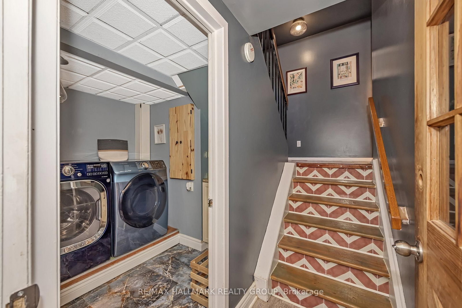 35 Benlea Drive • Ottawa, ON photo 33