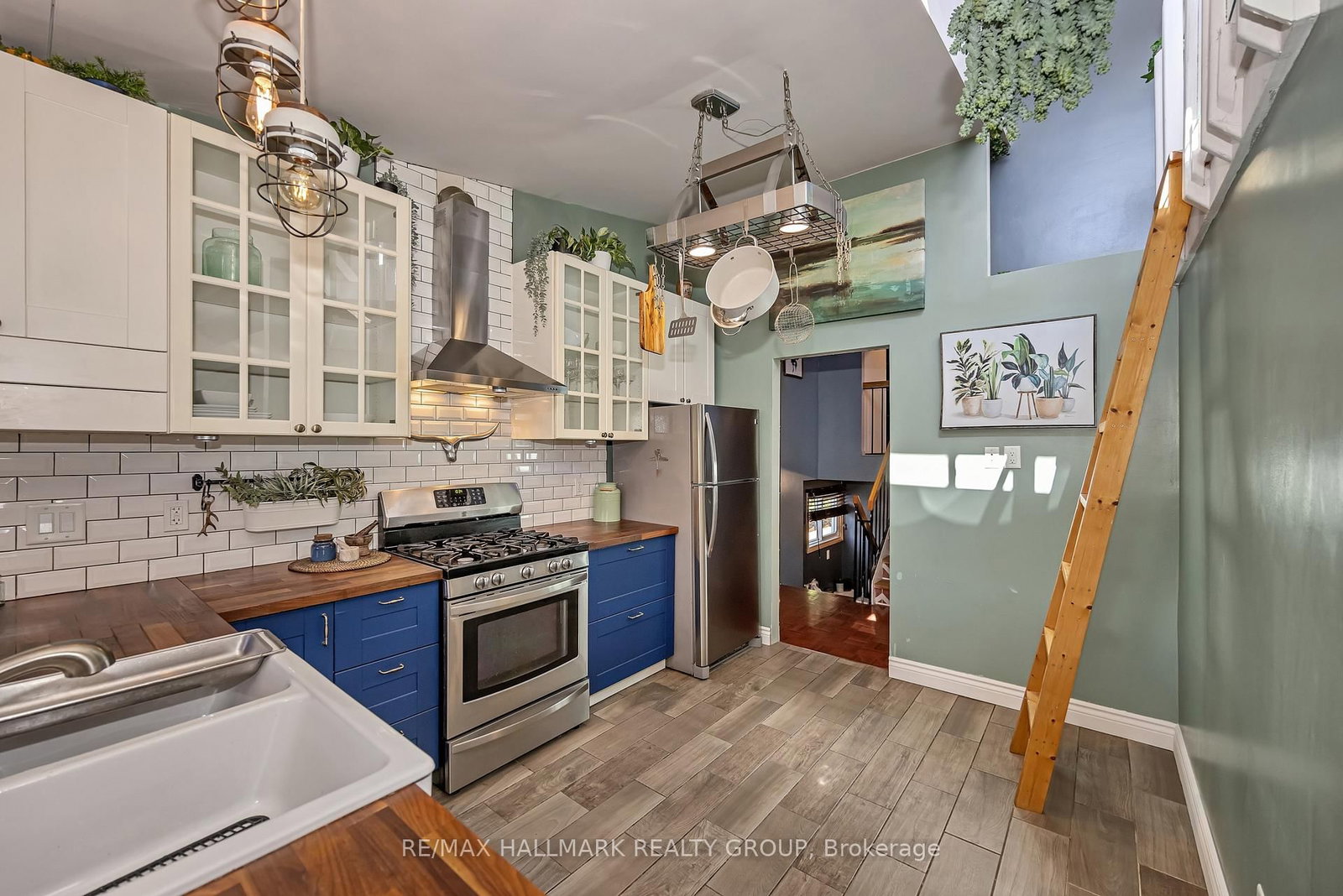 35 Benlea Drive • Ottawa, ON photo 8