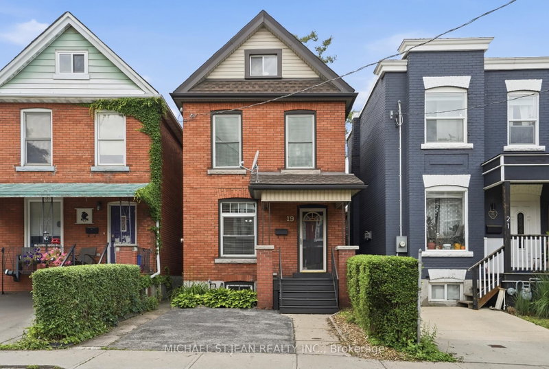 19 Huntley Street