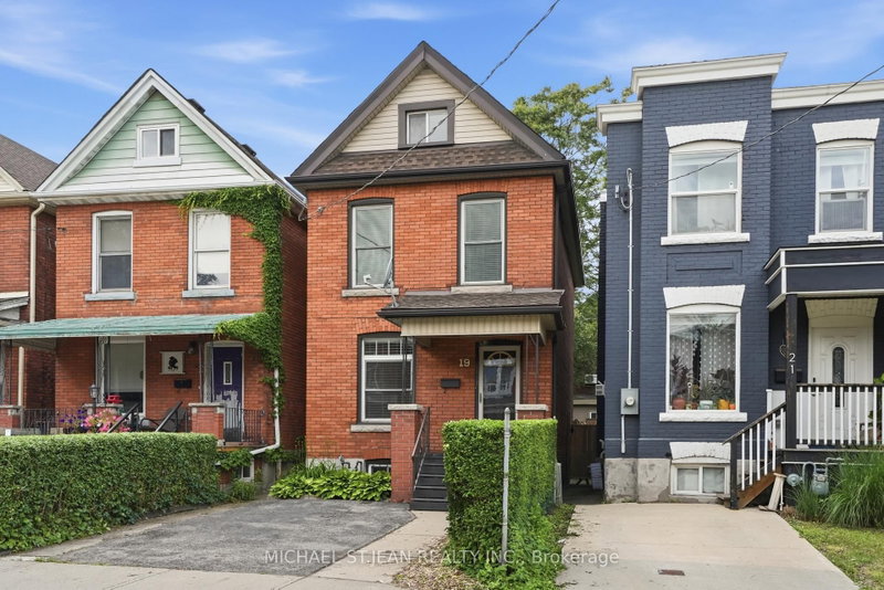 19 Huntley Street