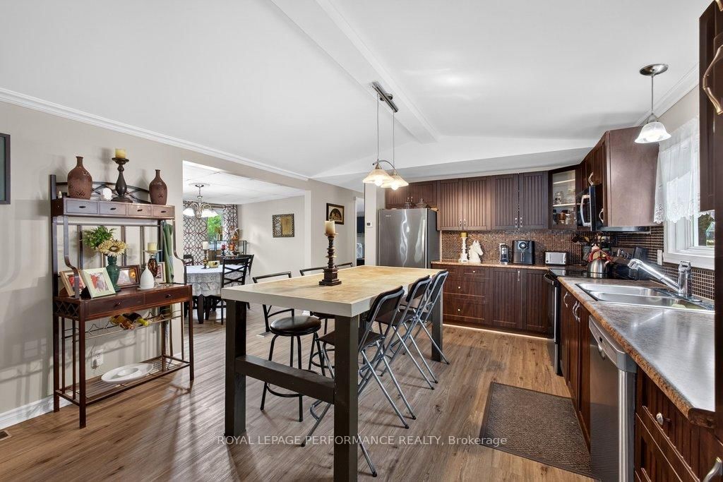 1039 Vista Barrett Private • Greely, ON photo 13