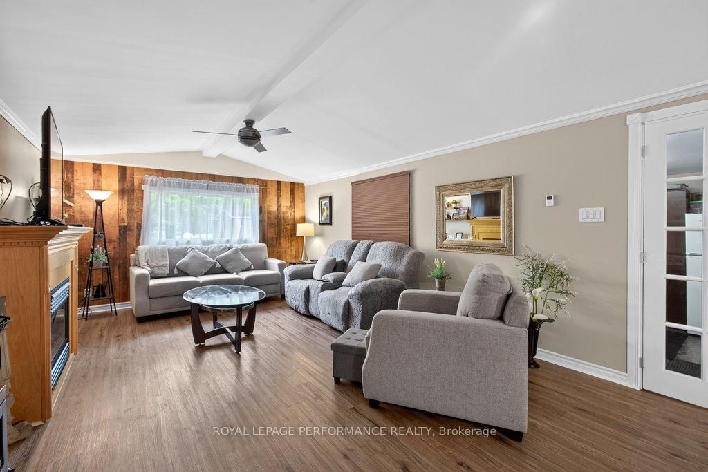 1039 Vista Barrett Private • Greely, ON photo 16