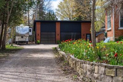 16 Peter Street • Grey Highlands, ON photo 4