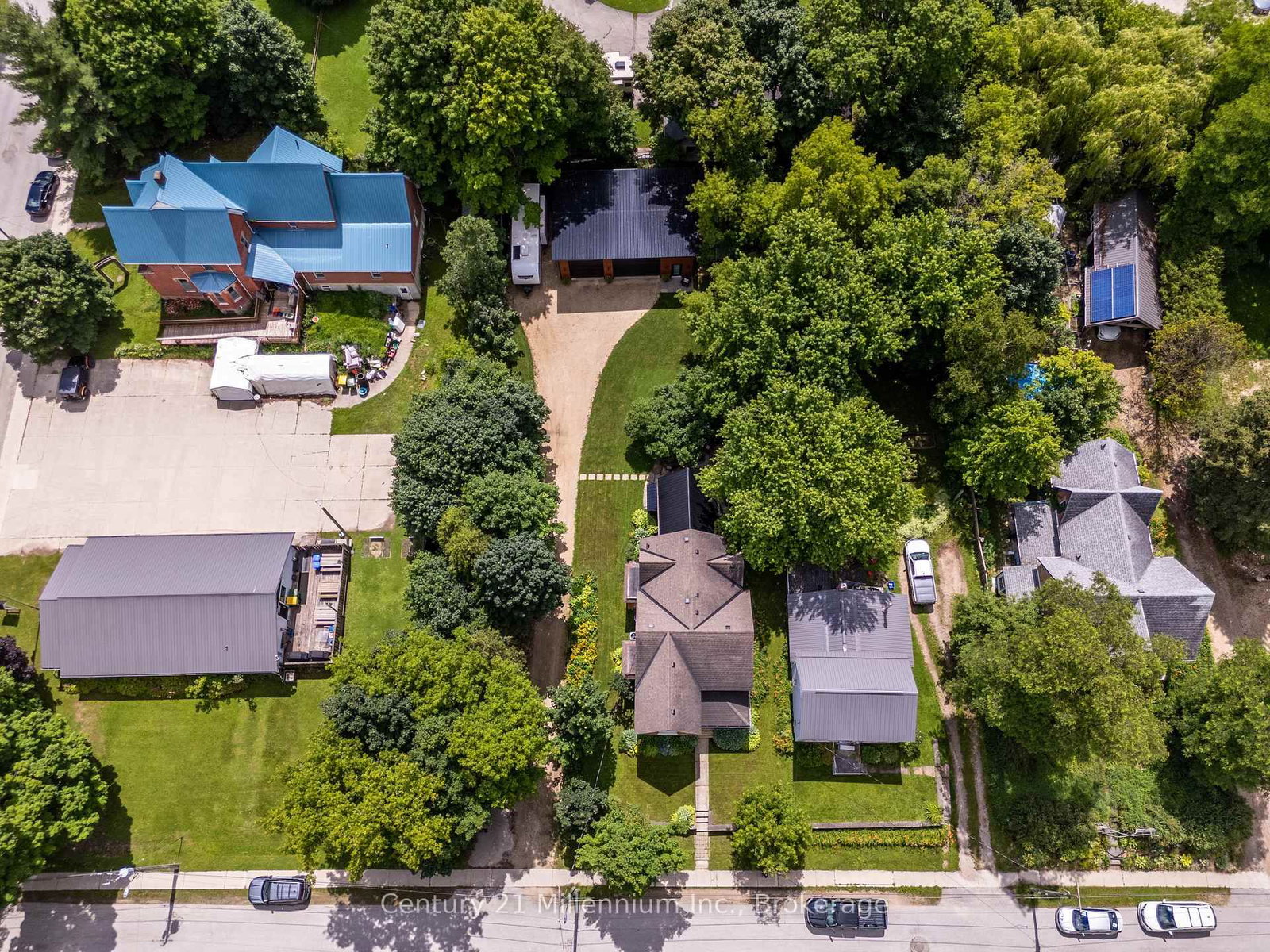 16 Peter Street • Grey Highlands, ON photo 6