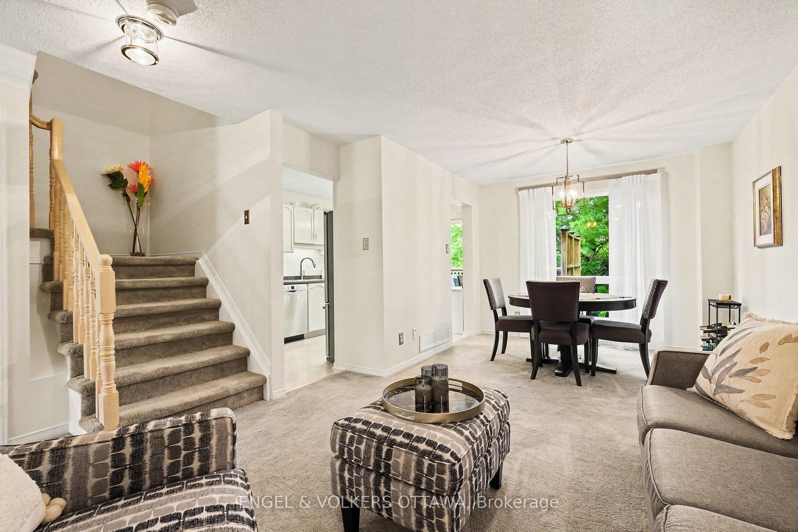 19 Riverbank Court • Stittsville, ON photo 10