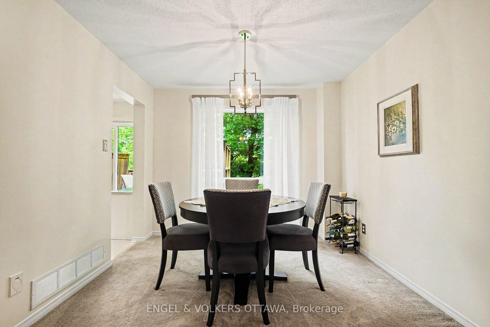 19 Riverbank Court • Stittsville, ON photo 11