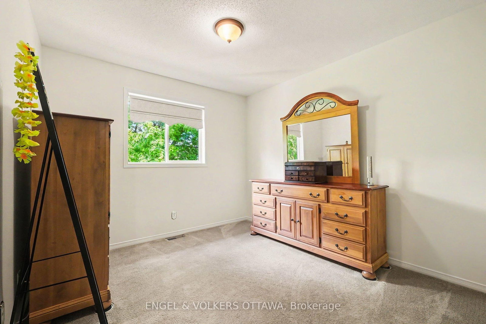 19 Riverbank Court • Stittsville, ON photo 24