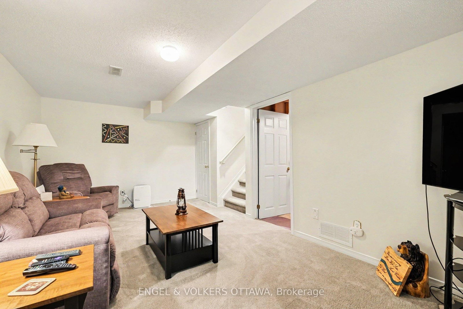 19 Riverbank Court • Stittsville, ON photo 34