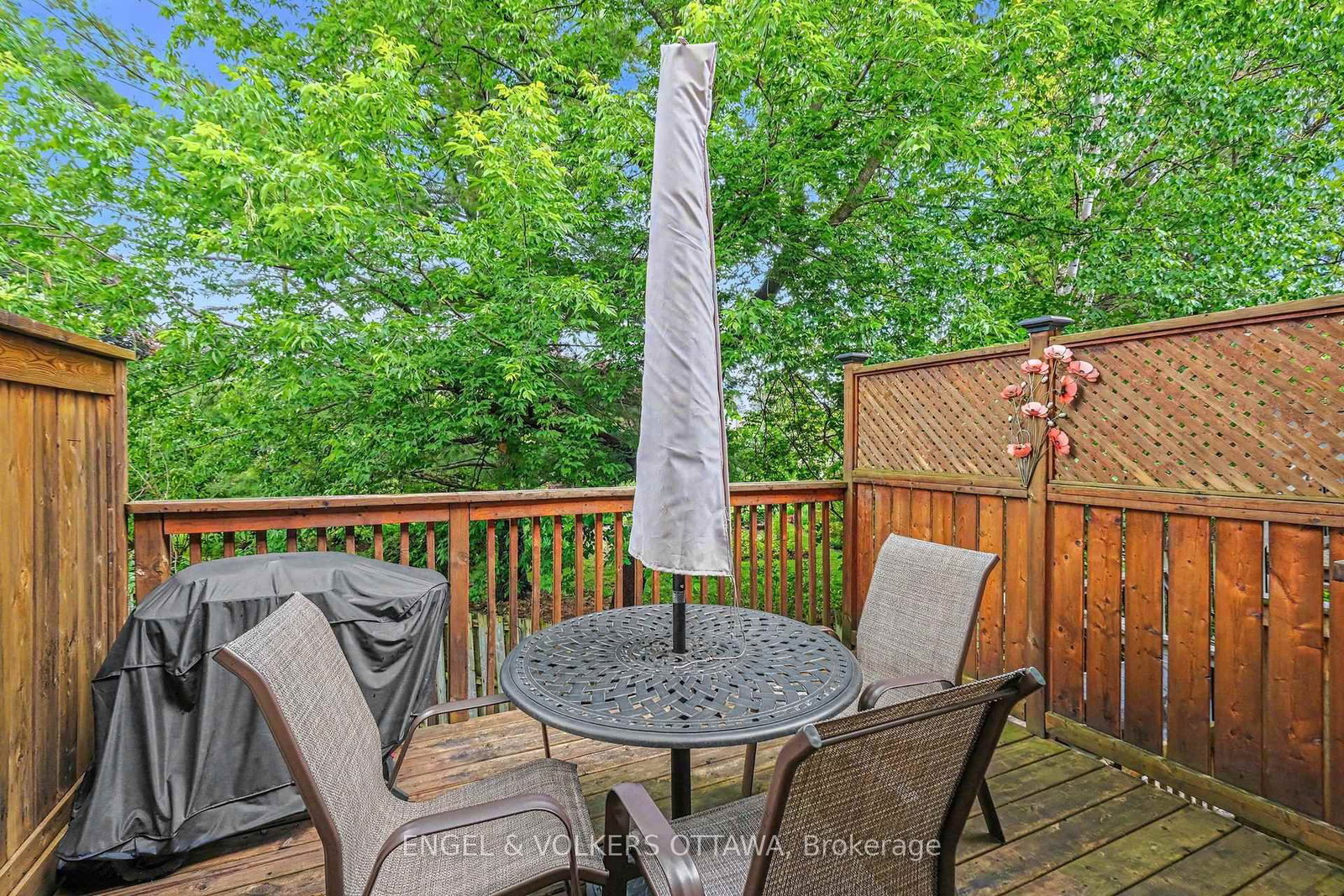 19 Riverbank Court • Stittsville, ON photo 39
