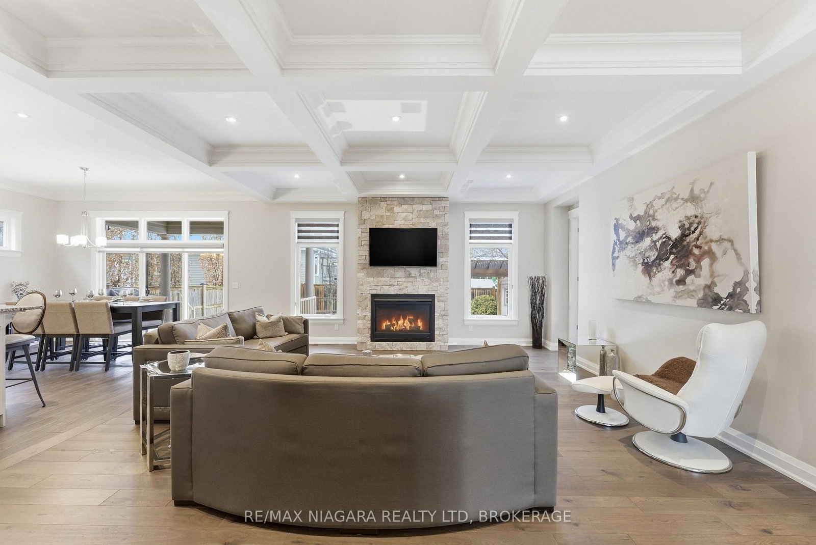 34 ANGELS Drive • Niagara-on-the-Lake, ON photo 6