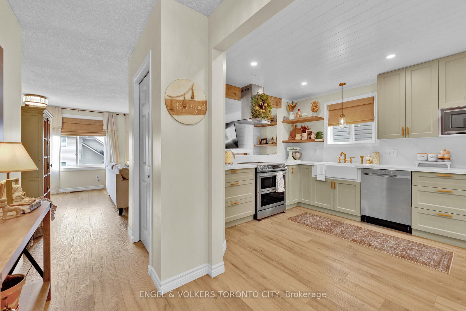 786 Hunters Gate Crescent • Woodstock, ON photo 11
