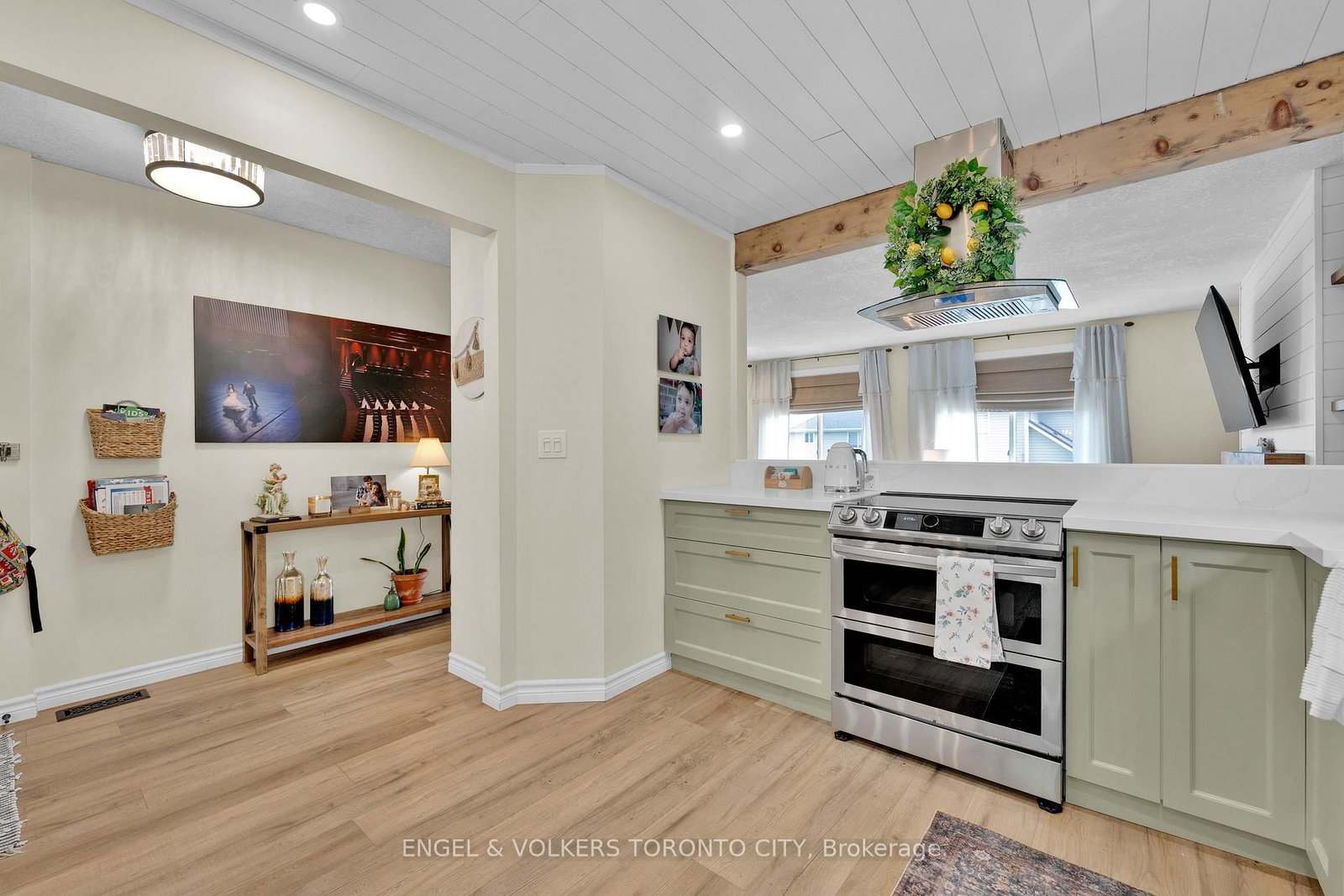 786 Hunters Gate Crescent • Woodstock, ON photo 12