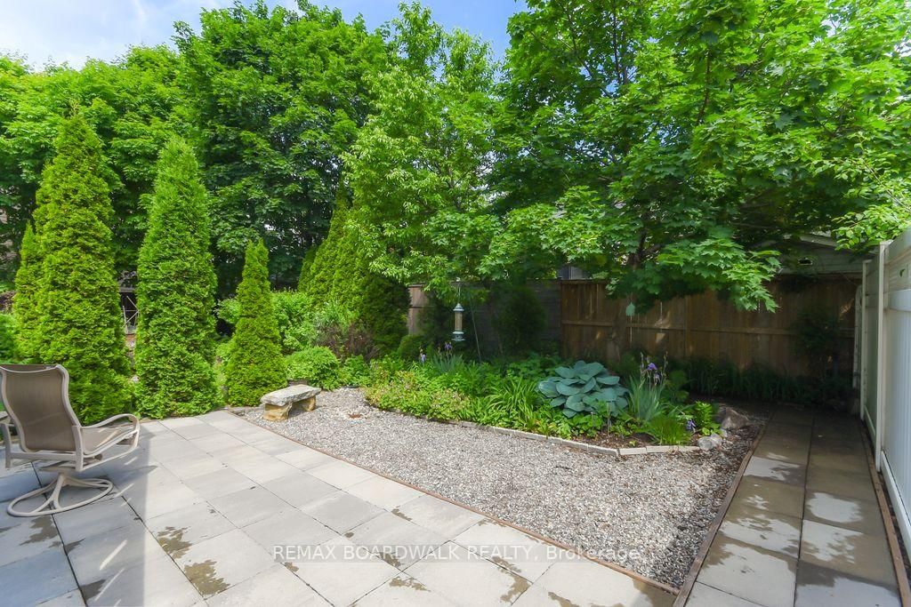 51 Drouin Avenue • Ottawa, ON photo 5