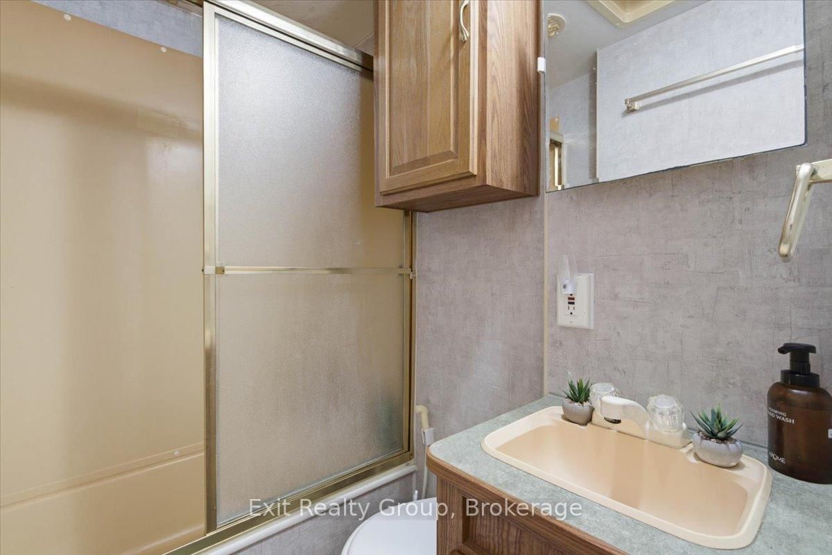 1154 County Rd 14 • Prince Edward County, ON photo 22