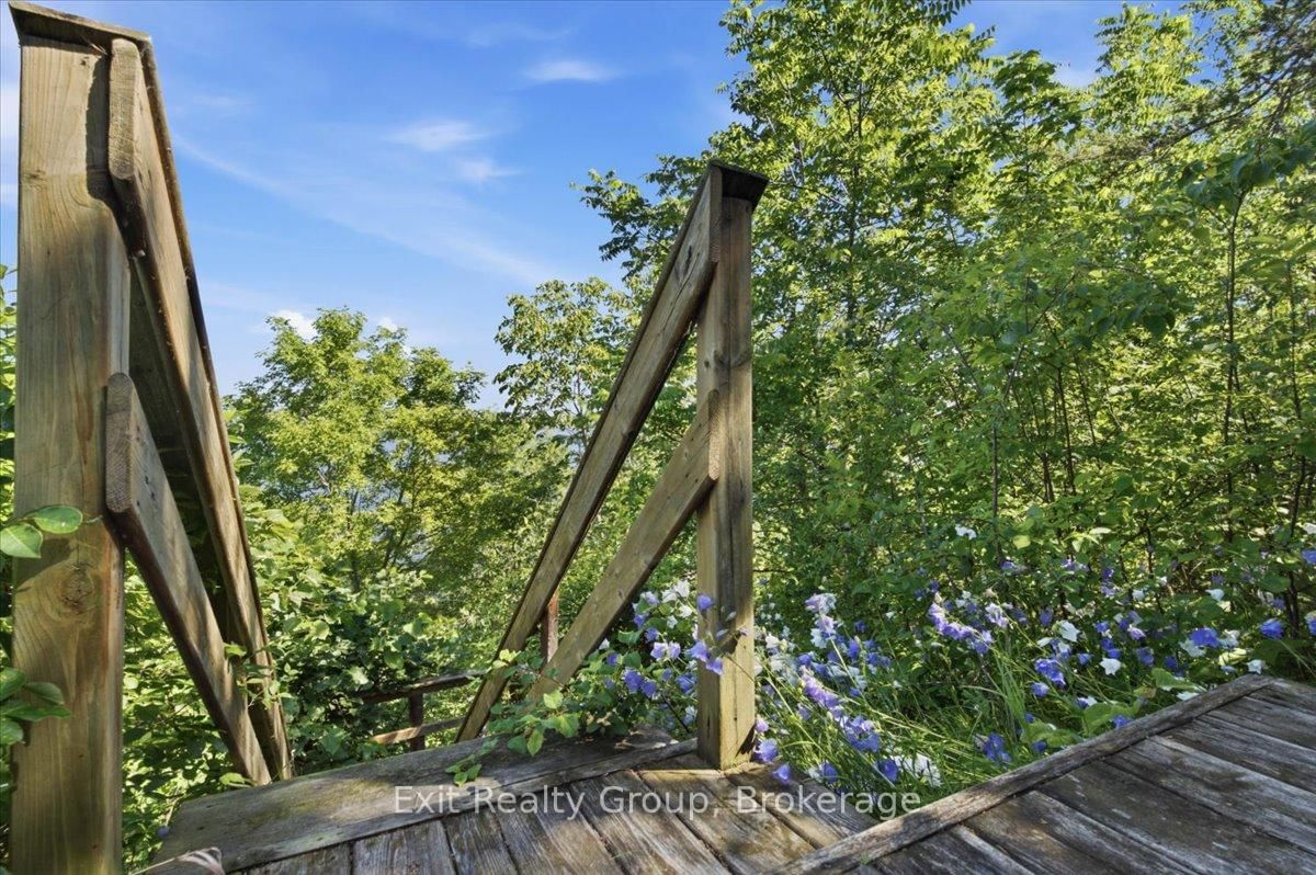 1154 County Rd 14 • Prince Edward County, ON photo 32