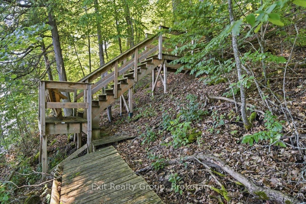 1154 County Rd 14 • Prince Edward County, ON photo 35