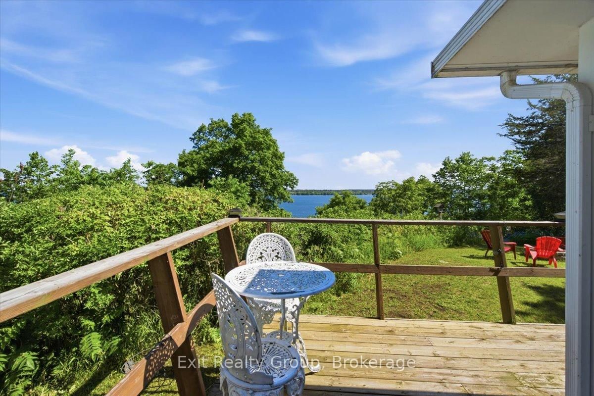 1154 County Rd 14 • Prince Edward County, ON photo 4