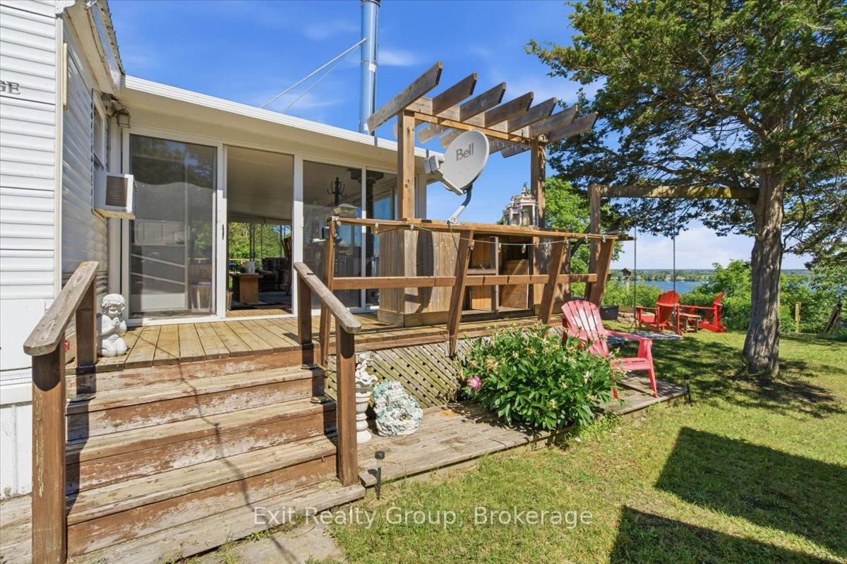 1154 County Rd 14 • Prince Edward County, ON photo 5