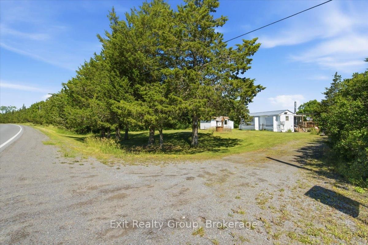 1154 County Rd 14 • Prince Edward County, ON photo 6